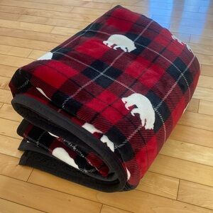 Woolrich Red & Black Polar Bear Super Soft Plaid Blanket
 L: 69.5” W: 56.5”
